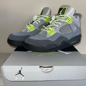 Air Jordan 4 Retro SE